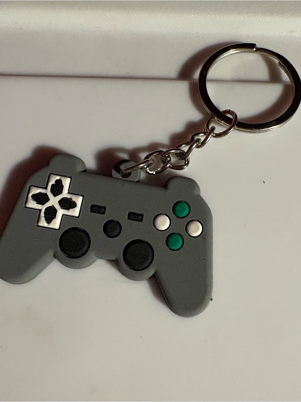 Game Controller Keychain - Video Game / Gamer Grey Key Ring - Picture 2 of 2
